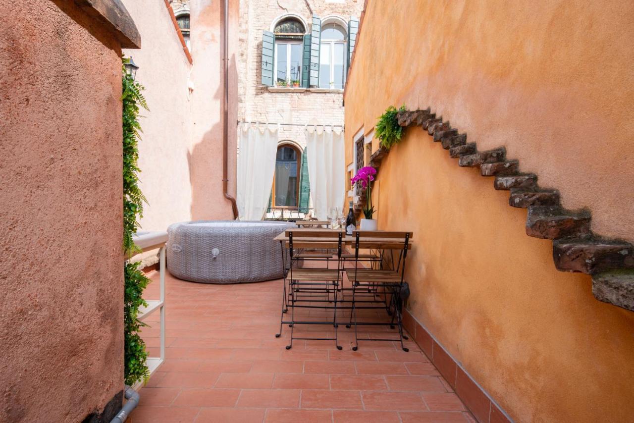 Suite Rava - San Marco With Pool Venedig Exteriör bild
