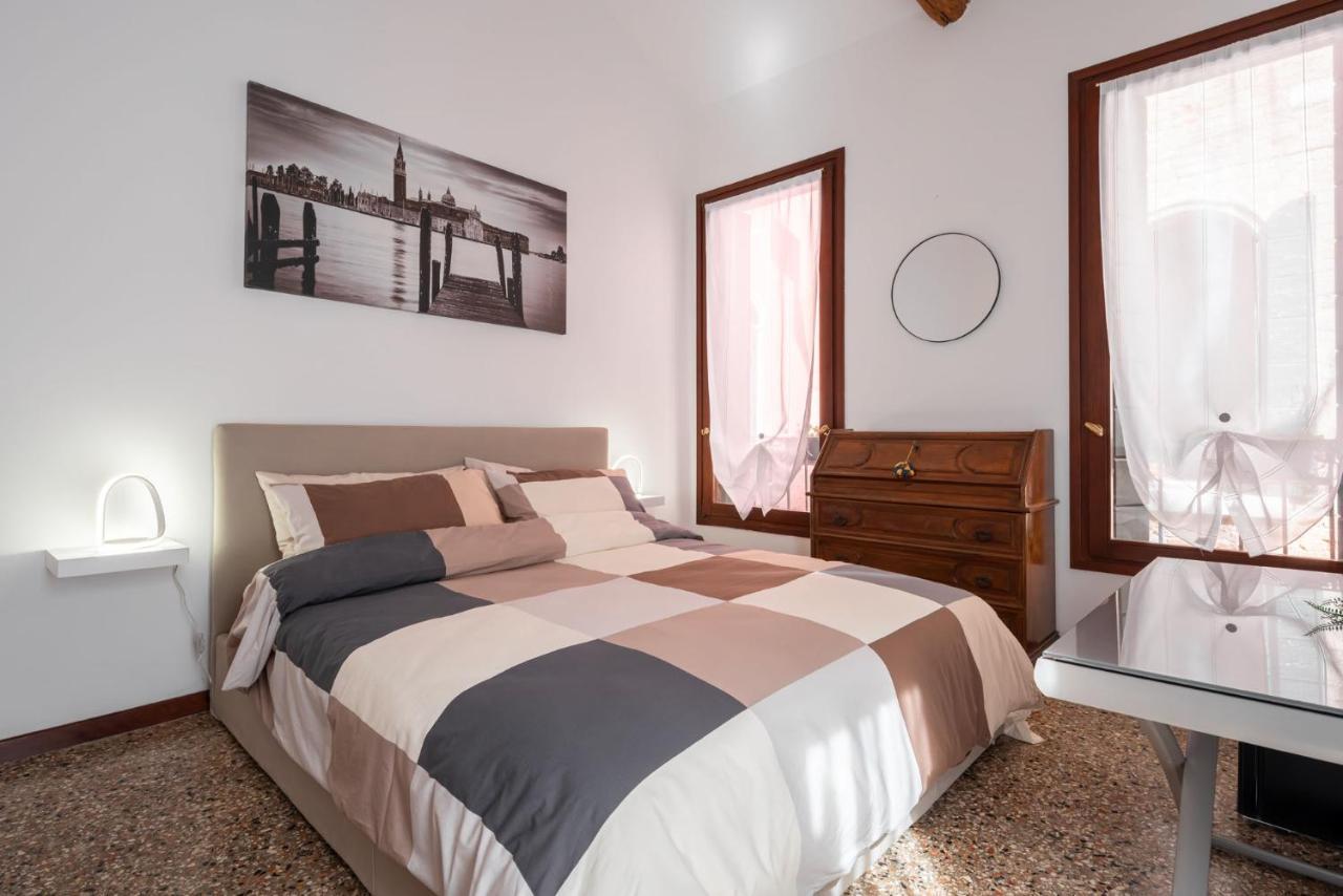 Suite Rava - San Marco With Pool Venedig Exteriör bild