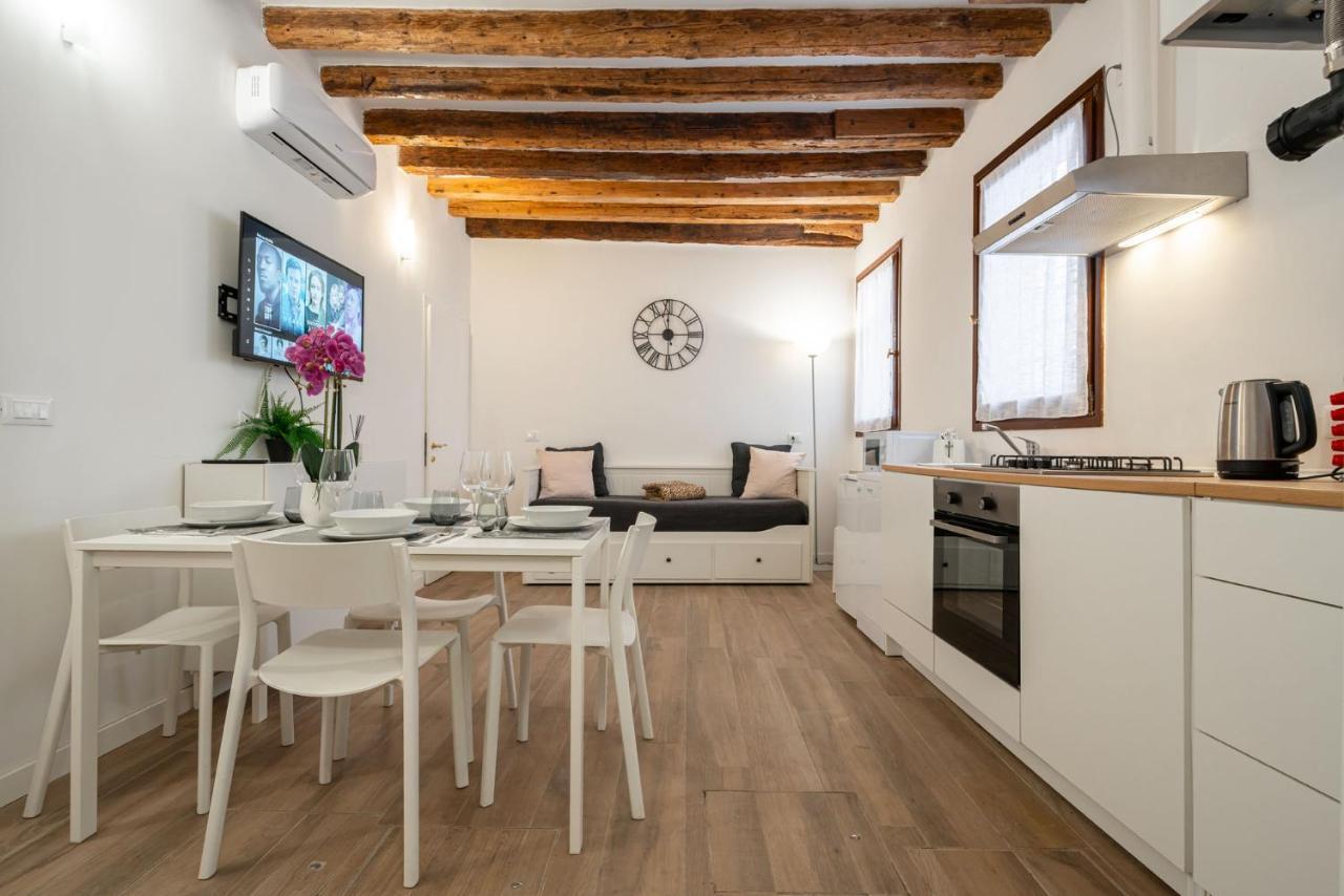 Suite Rava - San Marco With Pool Venedig Exteriör bild