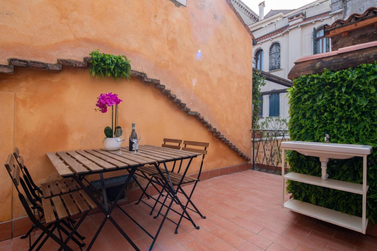 Suite Rava - San Marco With Pool Venedig Exteriör bild