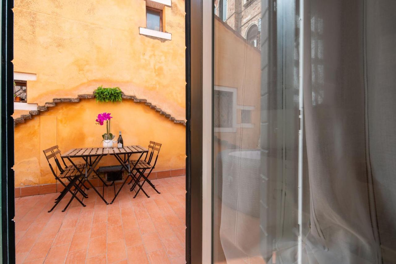 Suite Rava - San Marco With Pool Venedig Exteriör bild