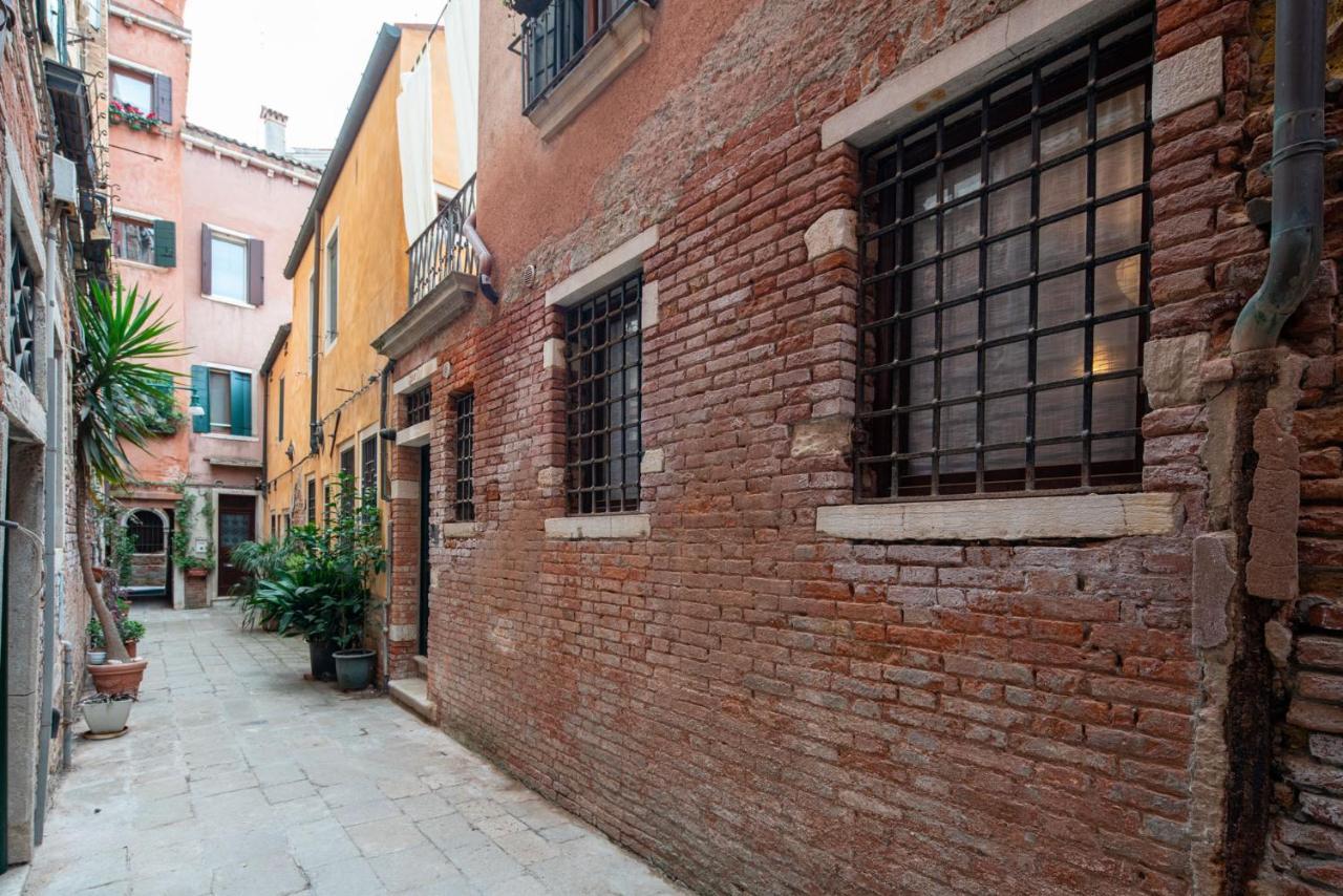 Suite Rava - San Marco With Pool Venedig Exteriör bild